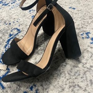 Open toe block heel